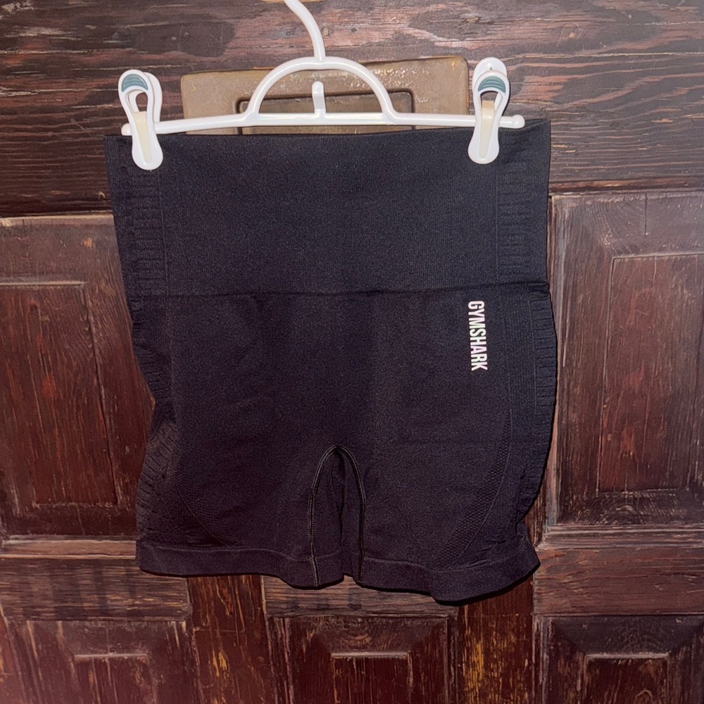 Gymshark Women's Black Seamless Laser Cut Shorts size medium
